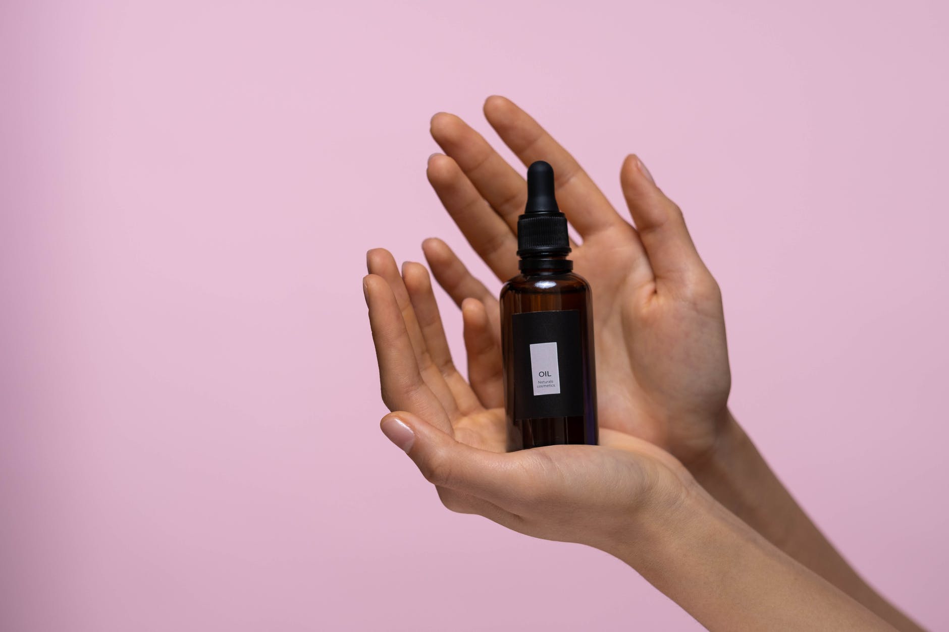 ilustrasi serum wajah