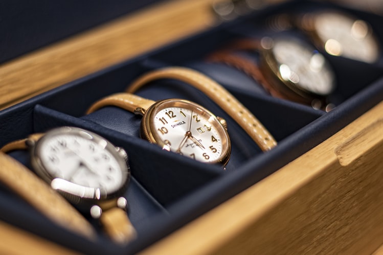 ilustrasi watch winder